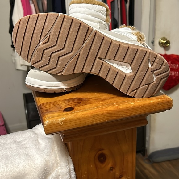 Ryka Cold Weather Boots - Aubonne Gore - Picture 7 of 10